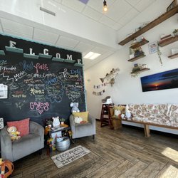 Jaclyn's Kitchen - Waiting area