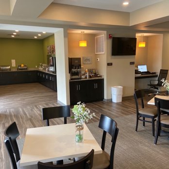 Sleep Inn & Suites - Lobby & breakfast empty by 9 ish. Very limited food options. - Hotels Near Me - Millersburg, Ohio Sleep Inn & Suites - Lobby & breakfast empty by 9 ish. Very limited food options. - Hotels Near Me - Millersburg, Ohio