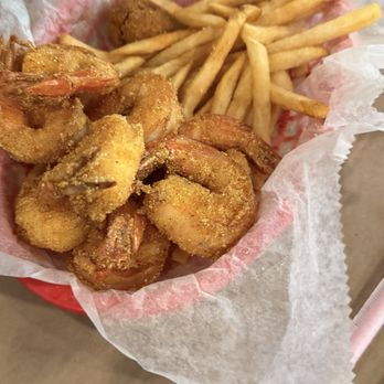 Outcast Seafood - Shrimp basket - Seafood Near Me - Destin, Florida Outcast Seafood - Shrimp basket - Seafood Near Me - Destin, Florida