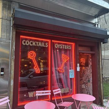 Poison Heart - Outside - Cocktail Bars Near Me - Philadelphia, Pennsylvania