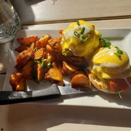 Salmon benny Salmon benny