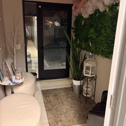 Golden Girls Beauty Bar