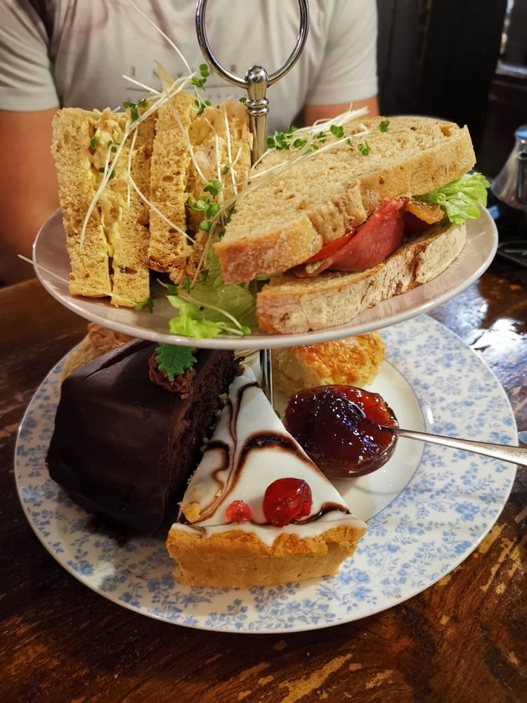 BELINDA’S TEA ROOM RESTAURANT 13 Tarrant Street, Arundel, West Sussex