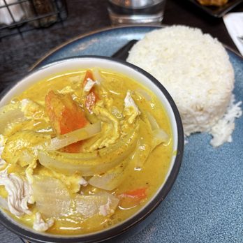 Khao Hom - Yellow Curry* - Thai Near Me - Hayward, California