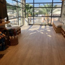 Free To Be Power Yoga - The lobby and community hang out space.