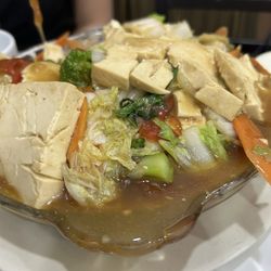 Rong He - Tofu with veggies, sauce is very tasty