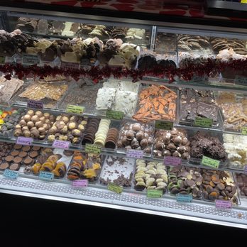 Pat and Toni's Sweet Things - Ice Cream & Frozen Yogurt Near Me - Deland, Florida