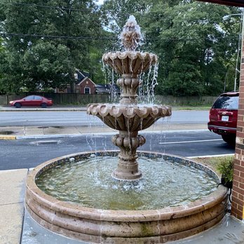 Si Senor - Fountain outside - Mexican Near Me - Newport News, Virginia