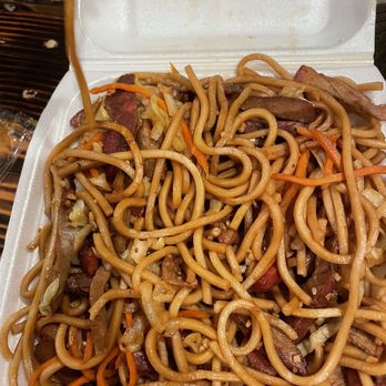 Chen's Kitchen - BBQ Pork Chow Mein - Chinese Near Me - Oceanside, California