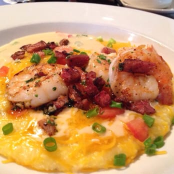 B Matthews Eatery - Shrimp and grits - New American Near Me - Savannah, Georgia