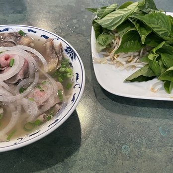 Pho Tri Vietnamese Restaurant - Medium pho with raw steak and fatty brisket! - Vietnamese Near Me - Honolulu, Hawaii Pho Tri Vietnamese Restaurant - Medium pho with raw steak and fatty brisket! - Vietnamese Near Me - Honolulu, Hawaii
