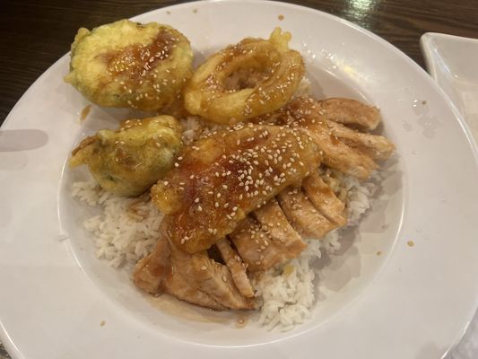 Red 8 Asian Bistro & Sushi Bar by null