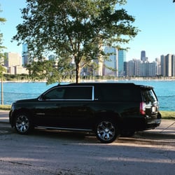 Luxury Chicago Limousine
