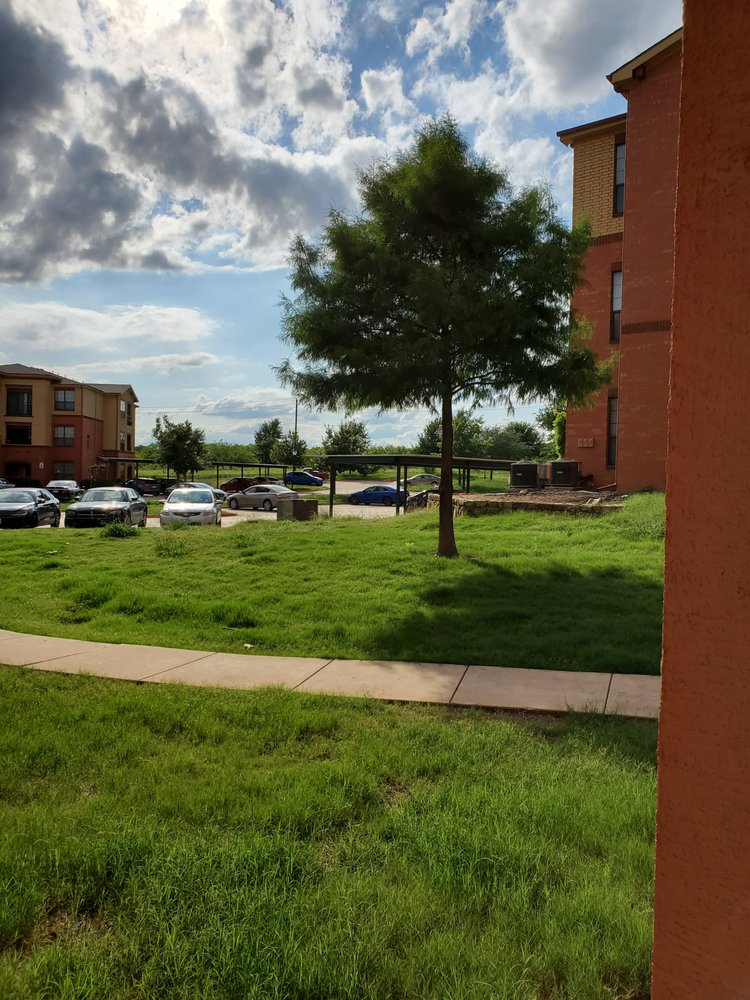 BELLA MADERA AT LAKE LEWISVILLE Updated September 2024 13 Photos