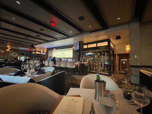 Eddie Merlot's by null