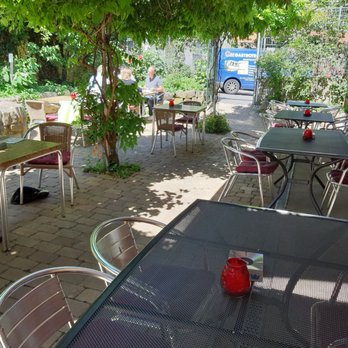 Masa - Weinberanktes Ruheplätzchen an der alten Stadtmauer - Afghan Near Me - Hanover, NI