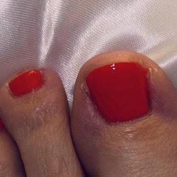Hollywood Nails - Shoddy pedicure