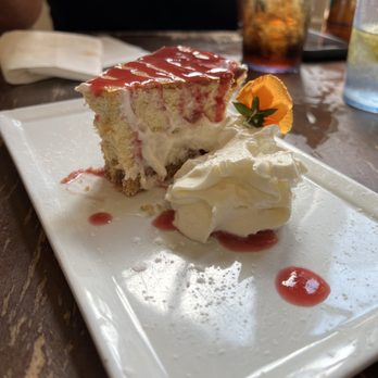 V Restaurant, Bistro & Bar - Fresh cheesecake - New American Near Me - Murphys, California