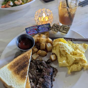 Tre Bicchieri - Wine Bars Near Me - Glendale, Arizona
