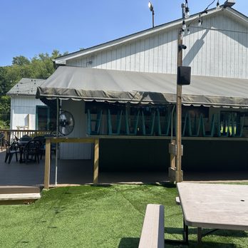 Shooters Golf - Outdoor bar - Golf Near Me - Wexford, Pennsylvania Shooters Golf - Outdoor bar - Golf Near Me - Wexford, Pennsylvania