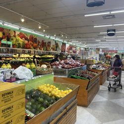 Saraga Supermarket - Produce section