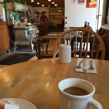 Redwood Cafe - Inside seating - New American Near Me - Cambria, California Redwood Cafe - Inside seating - New American Near Me - Cambria, California