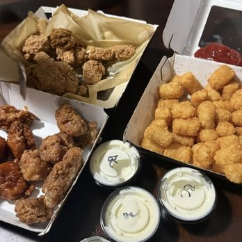Buffalo Wild Wings - Chicken Wings - American Near Me - Honolulu, Hawaii Buffalo Wild Wings - Chicken Wings - American Near Me - Honolulu, Hawaii