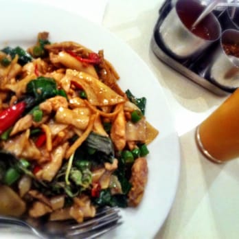 3 Mama Chef's - Chicken Pad Kee Mao - Thai Near Me - Haymarket, NSW 3 Mama Chef's - Chicken Pad Kee Mao - Thai Near Me - Haymarket, NSW