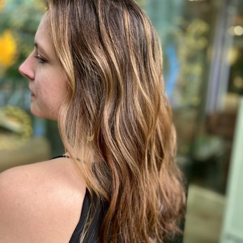 Daylily Studio by Kathy - Hair Salons Near Me - Bellevue, Washington