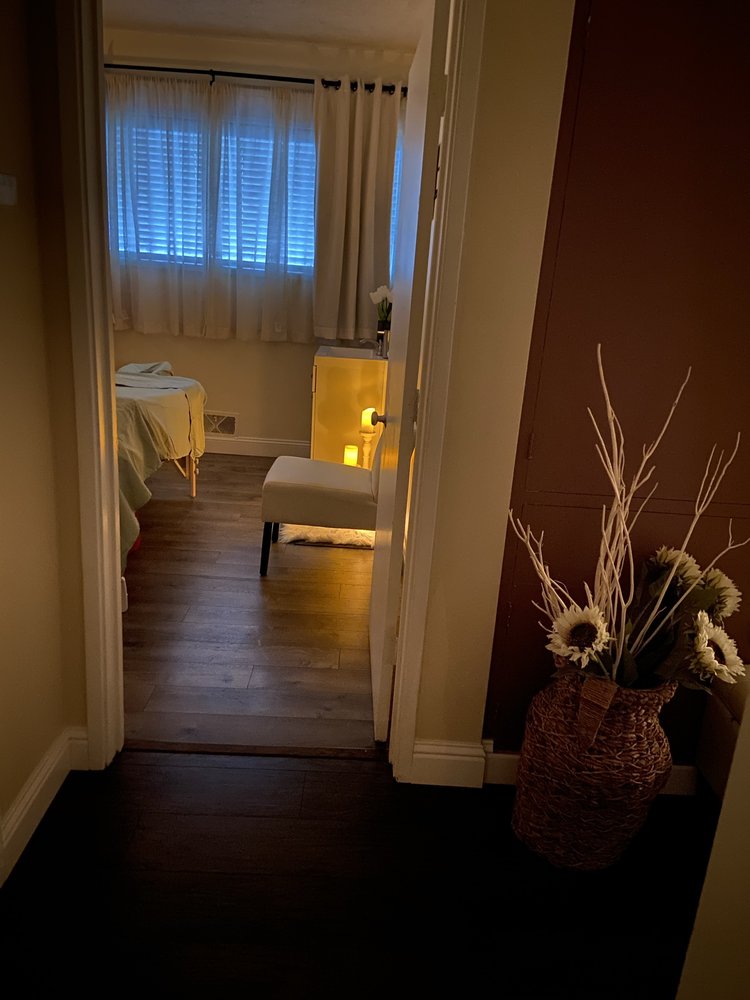 May’s Wellness Spa Logo