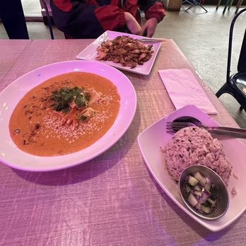 E-Jae Pak Mor - Massaman curry and Pad See Ew - Thai Near Me - Seattle, Washington