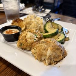 Gray Fox Kitchen and Cocktails - Crab cake