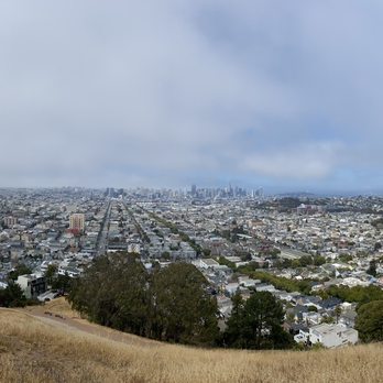 Bernal Heights Park - 360 degree views!! IG: @ohmyono - Dog Parks Near Me - San Francisco, California Bernal Heights Park - 360 degree views!! IG: @ohmyono - Dog Parks Near Me - San Francisco, California