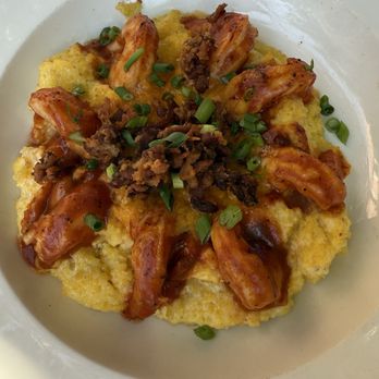 82 Queen - Barbeque Shrimp & Grits - Southern Near Me - Charleston, South Carolina
