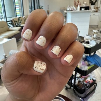 Lavish Nail Bar Buckhead - Nail Salons Near Me - Atlanta, Georgia