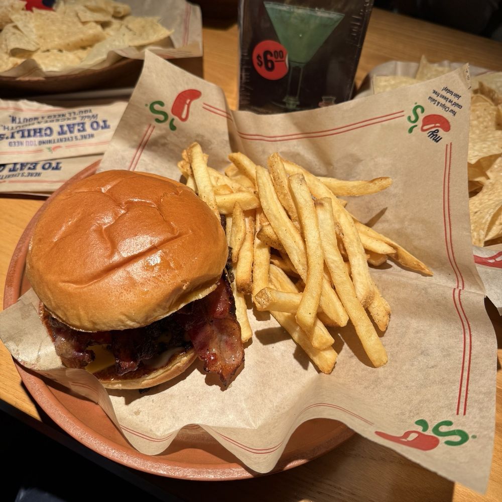 Chili's - Bacon Cheeseburger - American Near Me - Temple, Texas Chili's - Bacon Cheeseburger - American Near Me - Temple, Texas