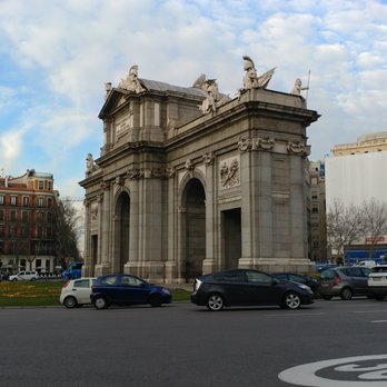 Puerta de Alcalá - Puerta de Alcalá in Madrid - Landmarks & Historical Buildings Near Me - Madrid, M