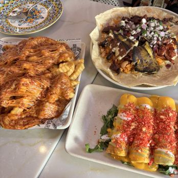 Desvelados - Mexican Near Me - Santa Monica, California