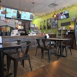 Dean's Wings & K Kitchen - The calm before the lunch rush!!! Dean's wings is awesome!!
