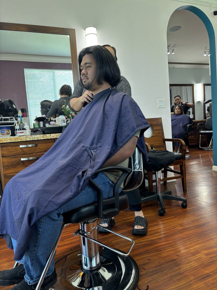 The Digital Scissors: Navigating the Complex World of Yelp Hair Stylist Reviews