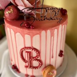 The Cakemaker - Elegant B-Day cake, flower decor