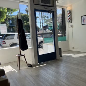 Tomo Barber Shop - Hanging out at my barber shop, where you "Come as a stranger, Leave as a friend" - Barbers Near Me - Los Angeles, California Tomo Barber Shop - Hanging out at my barber shop, where you "Come as a stranger, Leave as a friend" - Barbers Near Me - Los Angeles, California