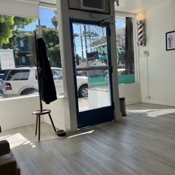 Tomo Barber Shop - Hanging out at my barber shop, where you "Come as a stranger, Leave as a friend"