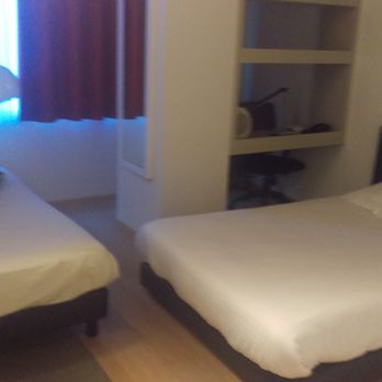 Hôtel Saint-Nicolas - The Room - Hotels Near Me - Brussels, BRU