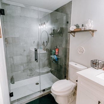 Clairon Shower Doors - Guest bathroom - Glass & Mirrors Near Me - Hialeah, Florida
