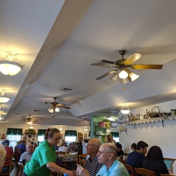 Farmhouse Restaurant - Interior - Soup Near Me - Belleview, Florida Farmhouse Restaurant - Interior - Soup Near Me - Belleview, Florida