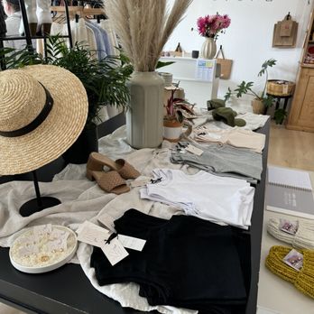 Malt and Stone - Women's Clothing Near Me - Pacifica, California