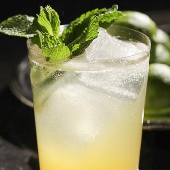 Henry Hudsons - a glass of lemonade with mint - Pubs Near Me - Oklahoma City, Oklahoma Henry Hudsons - a glass of lemonade with mint - Pubs Near Me - Oklahoma City, Oklahoma