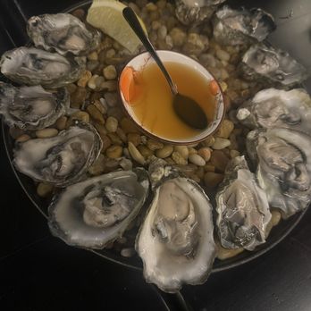 Bar Kada - Oysters - west coast - Lounges Near Me - Winter Park, Florida
