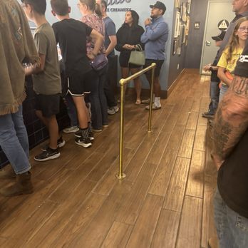 Theda’s Ice Creamery - crowded - Ice Cream & Frozen Yogurt Near Me - Napa, California